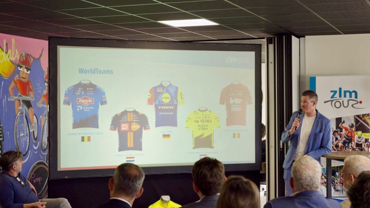 ZLM Tour 2026 persmoment teampresentatie